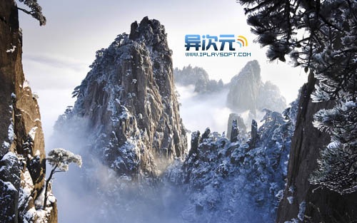 冬季的黄山，中国安徽 (Huangshan Mountains in Winter in Anhui, China)